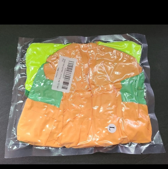 Green, Orange & Yellow Winter Pet Vest Jacket Size Large New - Picture 6 of 7